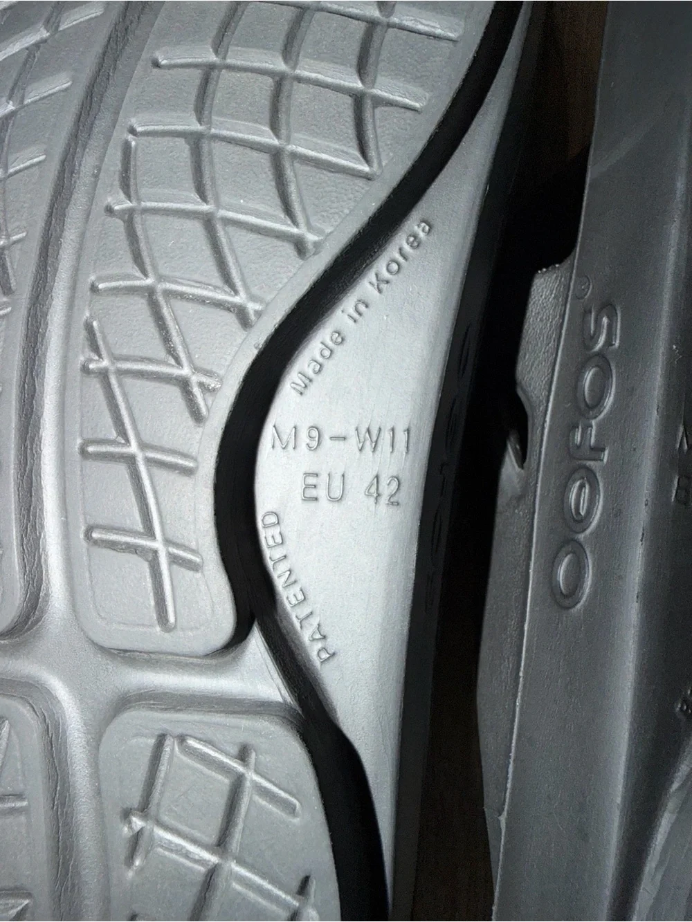 OOFOS Black Thong Recovery Sandals